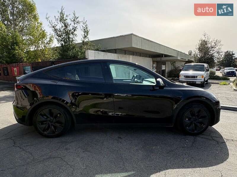 Внедорожник / Кроссовер Tesla Model Y 2025 в Львове фото 3 Внедорожник / Кроссовер Tesla Model Y 2025 в Львове