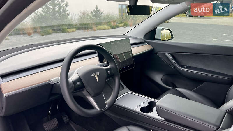 Позашляховик / Кросовер Tesla Model Y 2021 в Луцьку