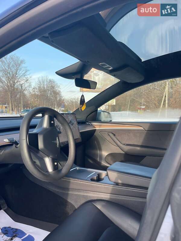 Внедорожник / Кроссовер Tesla Model Y 2024 в Киеве фото 10 Внедорожник / Кроссовер Tesla Model Y 2024 в Киеве