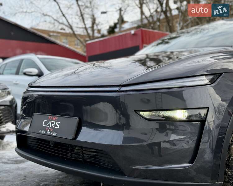 Позашляховик / Кросовер Tesla Model Y 2025 в Києві фото 9 Позашляховик / Кросовер Tesla Model Y 2025 в Києві