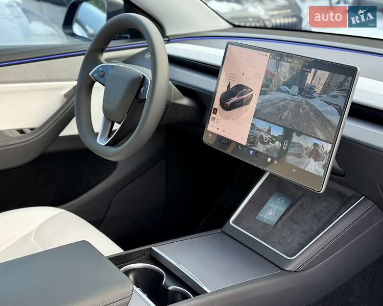 Позашляховик / Кросовер Tesla Model Y 2025 в Києві фото 23 Позашляховик / Кросовер Tesla Model Y 2025 в Києві