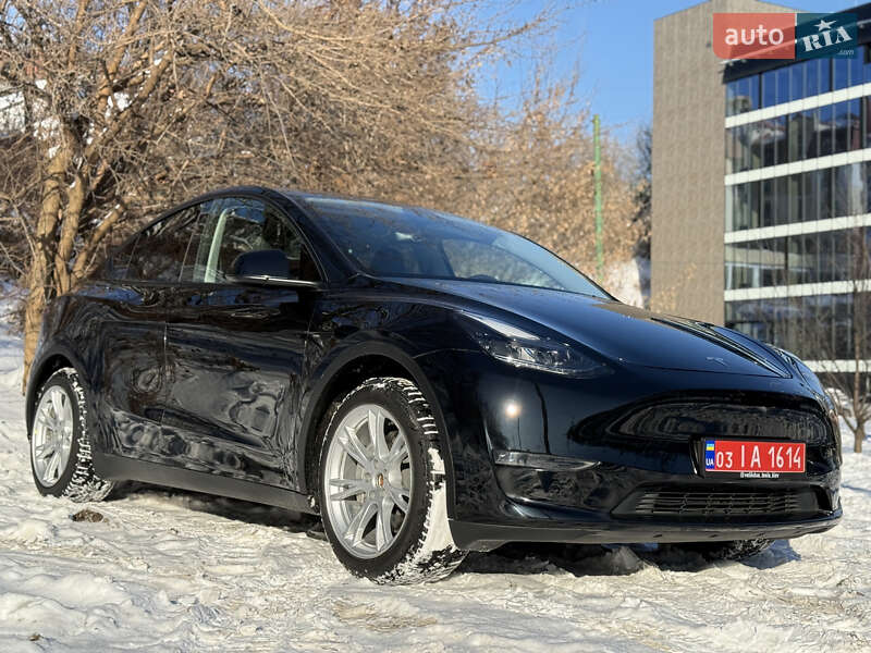 Позашляховик / Кросовер Tesla Model Y 2023 в Києві фото 3 Позашляховик / Кросовер Tesla Model Y 2023 в Києві