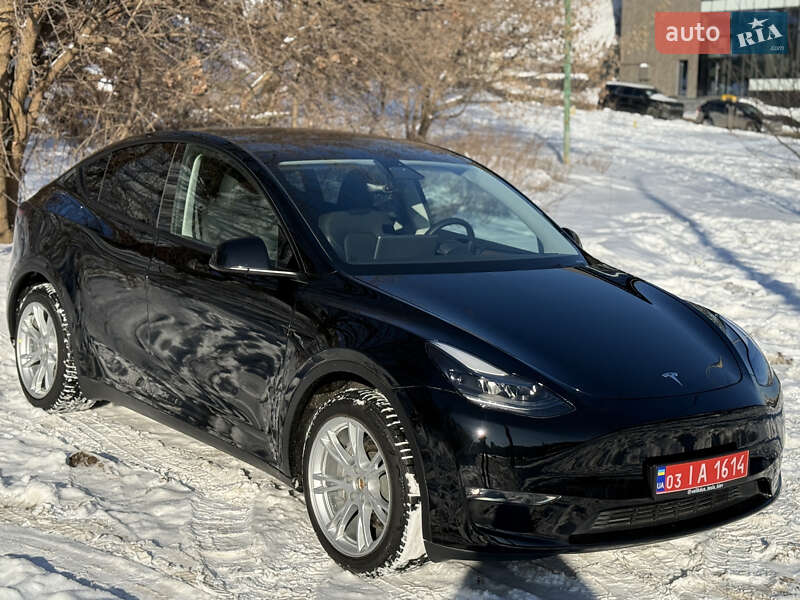 Позашляховик / Кросовер Tesla Model Y 2023 в Києві фото 4 Позашляховик / Кросовер Tesla Model Y 2023 в Києві
