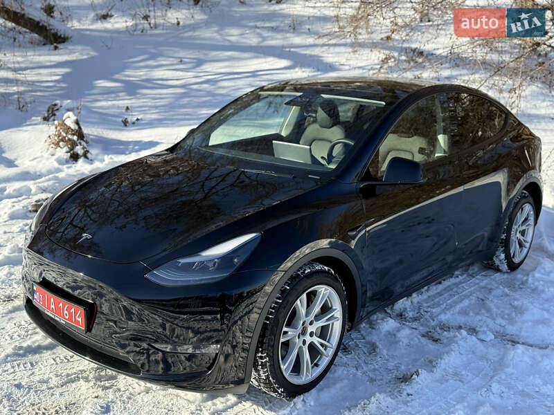 Позашляховик / Кросовер Tesla Model Y 2023 в Києві фото 10 Позашляховик / Кросовер Tesla Model Y 2023 в Києві