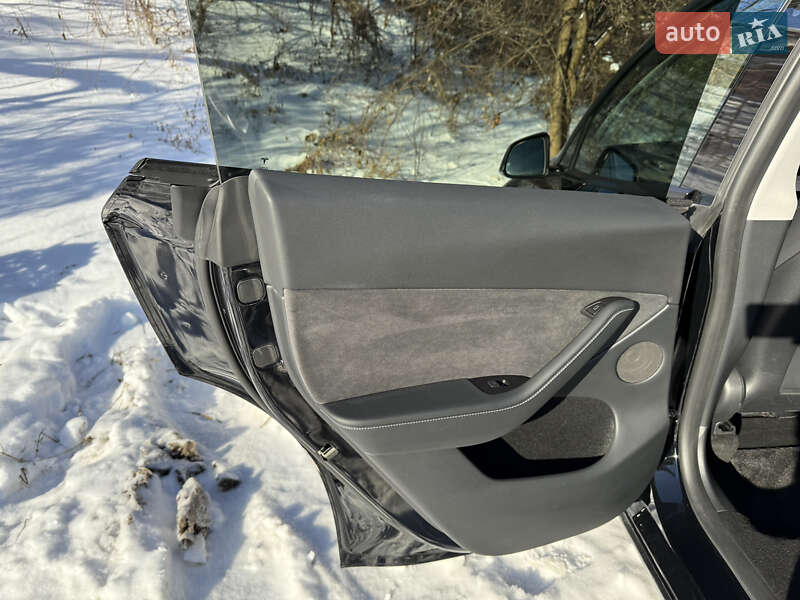 Позашляховик / Кросовер Tesla Model Y 2023 в Києві фото 35 Позашляховик / Кросовер Tesla Model Y 2023 в Києві