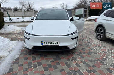 Позашляховик / Кросовер Tesla Model Y 2025 в Харкові