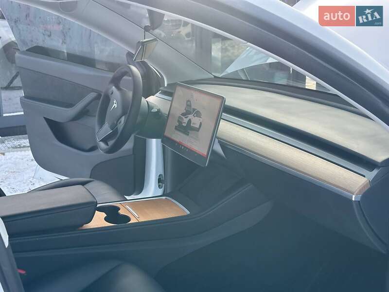 Внедорожник / Кроссовер Tesla Model Y 2022 в Луцке фото 25 Внедорожник / Кроссовер Tesla Model Y 2022 в Луцке