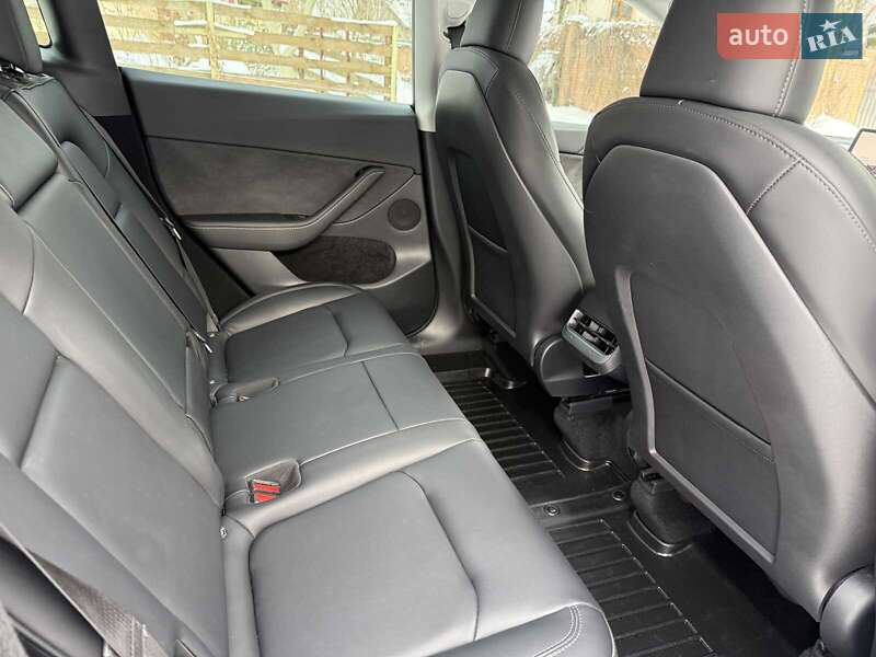 Позашляховик / Кросовер Tesla Model Y 2024 в Києві