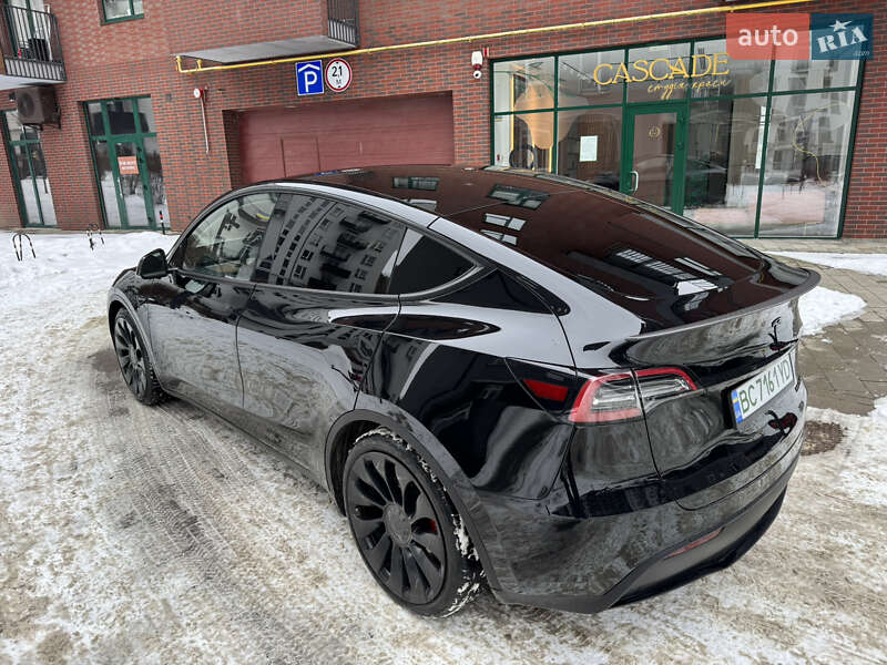 Позашляховик / Кросовер Tesla Model Y 2022 в Львові