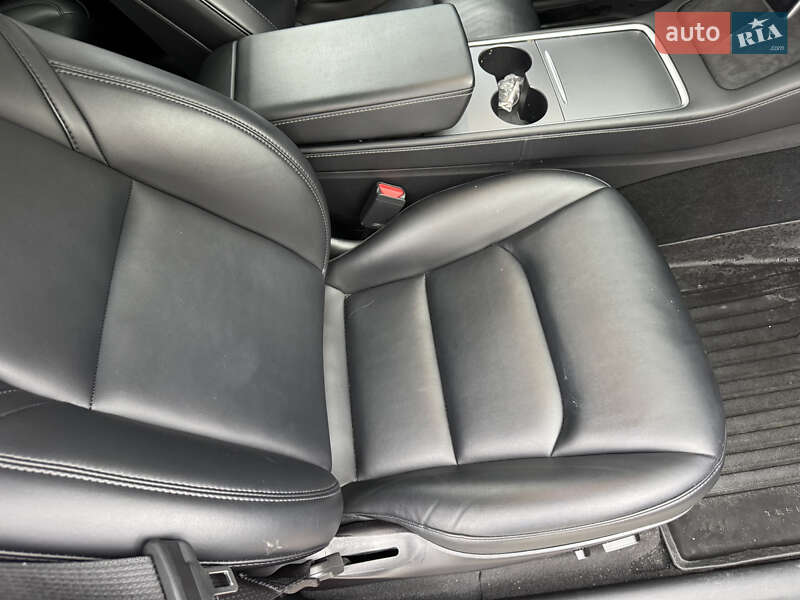 Позашляховик / Кросовер Tesla Model Y 2022 в Львові