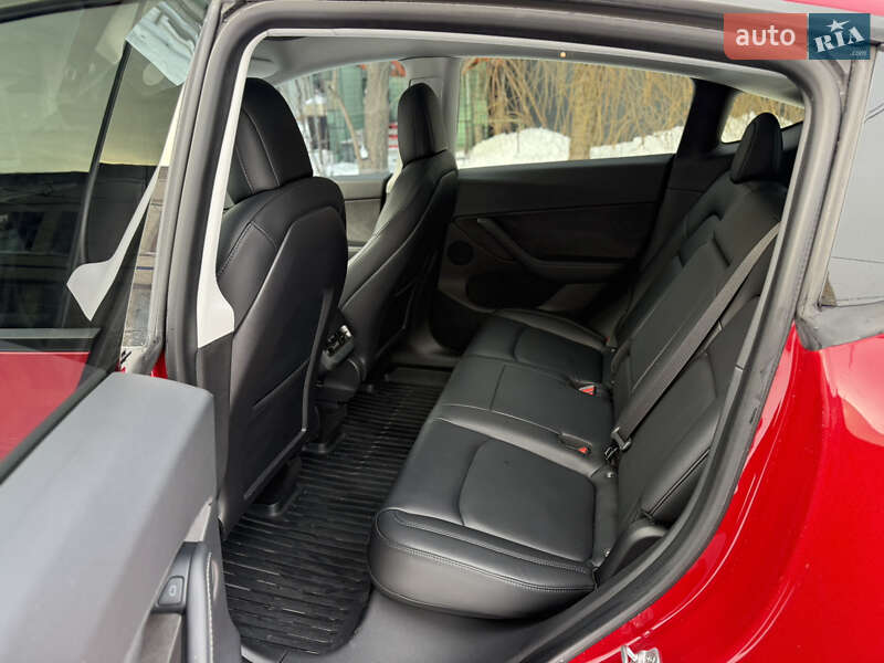 Позашляховик / Кросовер Tesla Model Y 2021 в Києві фото 13 Позашляховик / Кросовер Tesla Model Y 2021 в Києві