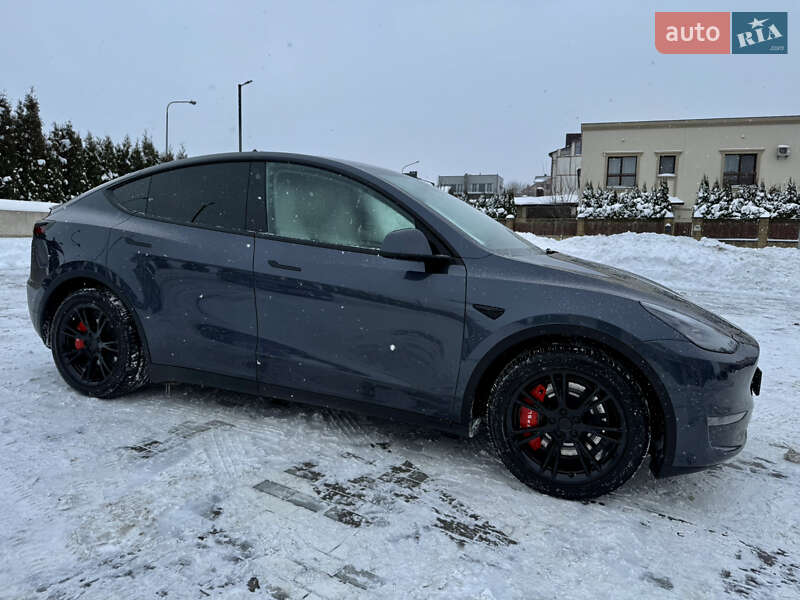 Внедорожник / Кроссовер Tesla Model Y 2023 в Ровно