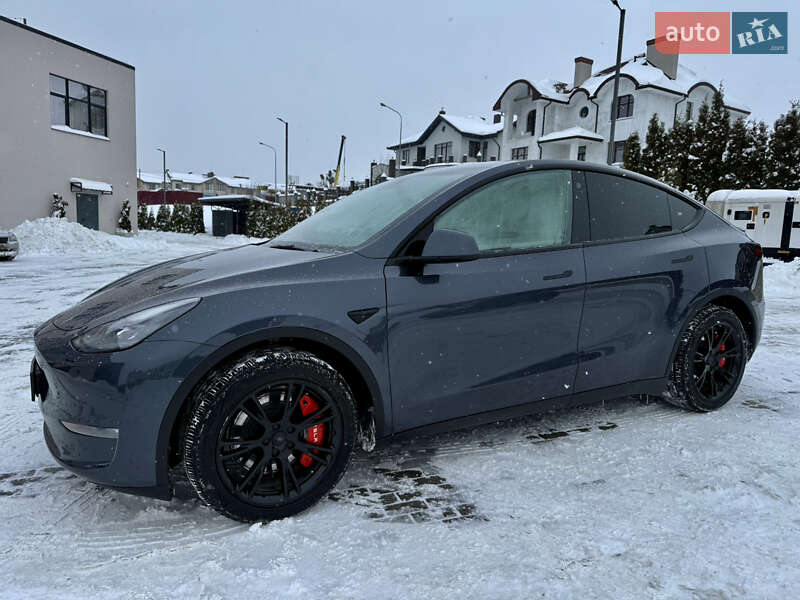 Внедорожник / Кроссовер Tesla Model Y 2023 в Ровно