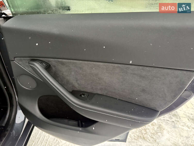 Внедорожник / Кроссовер Tesla Model Y 2023 в Ровно