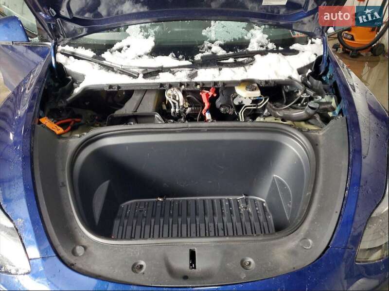 Внедорожник / Кроссовер Tesla Model Y 2023 в Львове