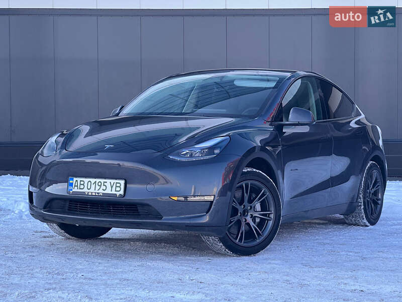 Внедорожник / Кроссовер Tesla Model Y 2025 в Киеве