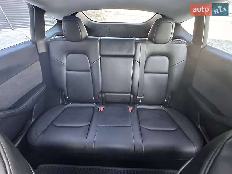 Внедорожник / Кроссовер Tesla Model Y 2025 в Киеве