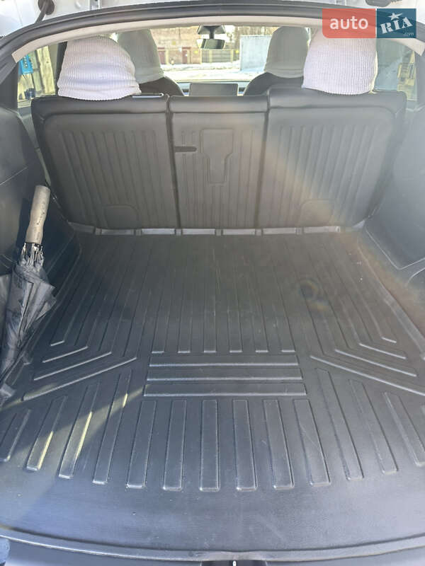 Внедорожник / Кроссовер Tesla Model Y 2021 в Ровно фото 10 Внедорожник / Кроссовер Tesla Model Y 2021 в Ровно