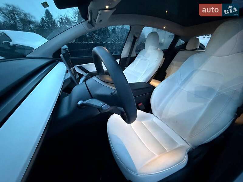 Позашляховик / Кросовер Tesla Model Y 2020 в Луцьку