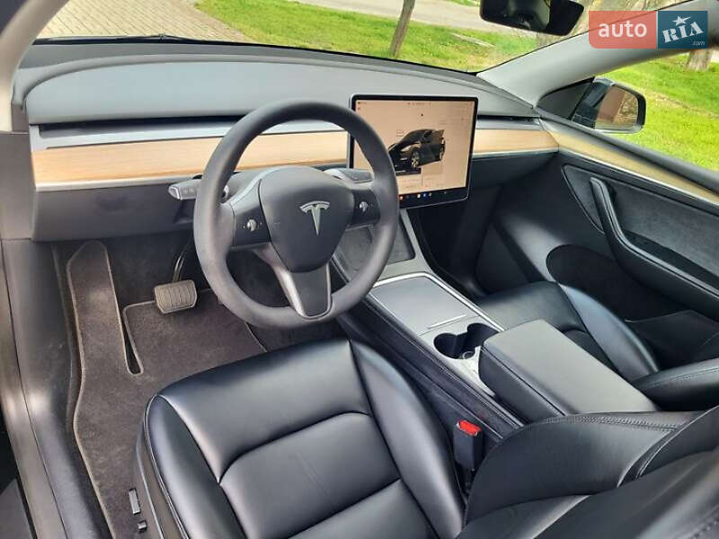 Позашляховик / Кросовер Tesla Model Y 2023 в Львові