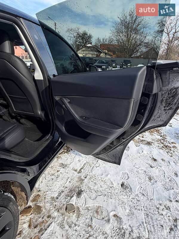 Позашляховик / Кросовер Tesla Model Y 2023 в Самборі