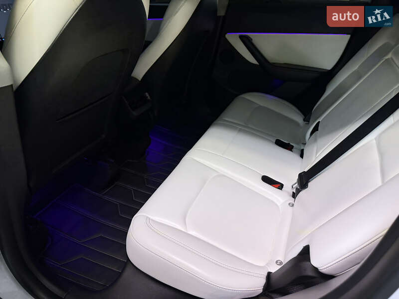 Внедорожник / Кроссовер Tesla Model Y 2021 в Львове