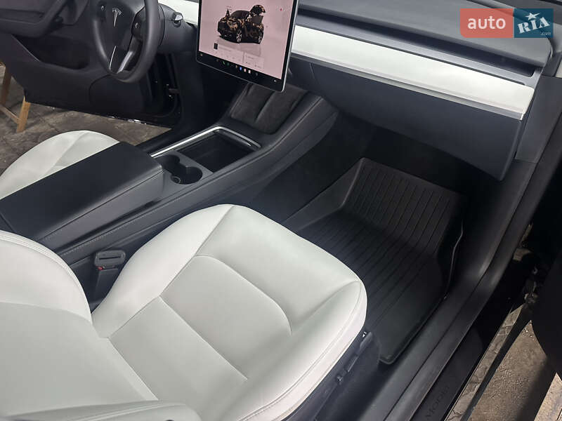 Внедорожник / Кроссовер Tesla Model Y 2022 в Днепре