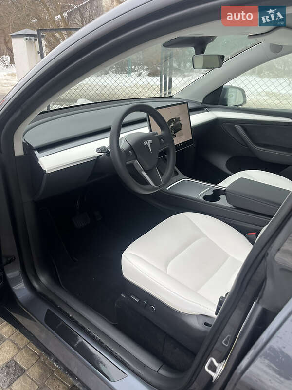 Внедорожник / Кроссовер Tesla Model Y 2023 в Львове