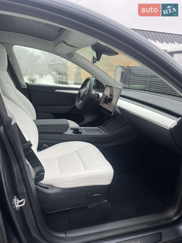 Внедорожник / Кроссовер Tesla Model Y 2023 в Львове