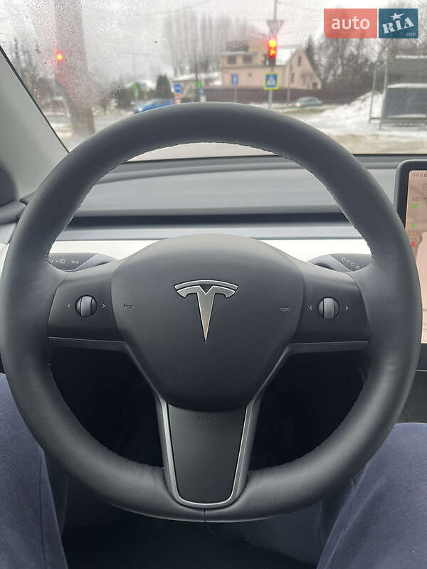 Внедорожник / Кроссовер Tesla Model Y 2023 в Львове