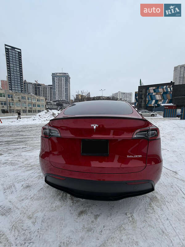 Позашляховик / Кросовер Tesla Model Y 2024 в Києві