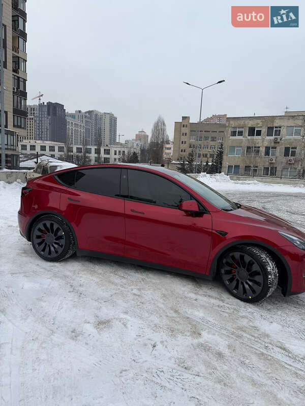 Позашляховик / Кросовер Tesla Model Y 2024 в Києві