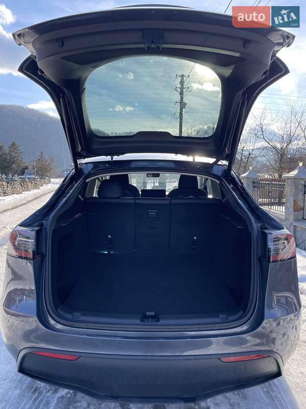 Внедорожник / Кроссовер Tesla Model Y 2023 в Ивано-Франковске