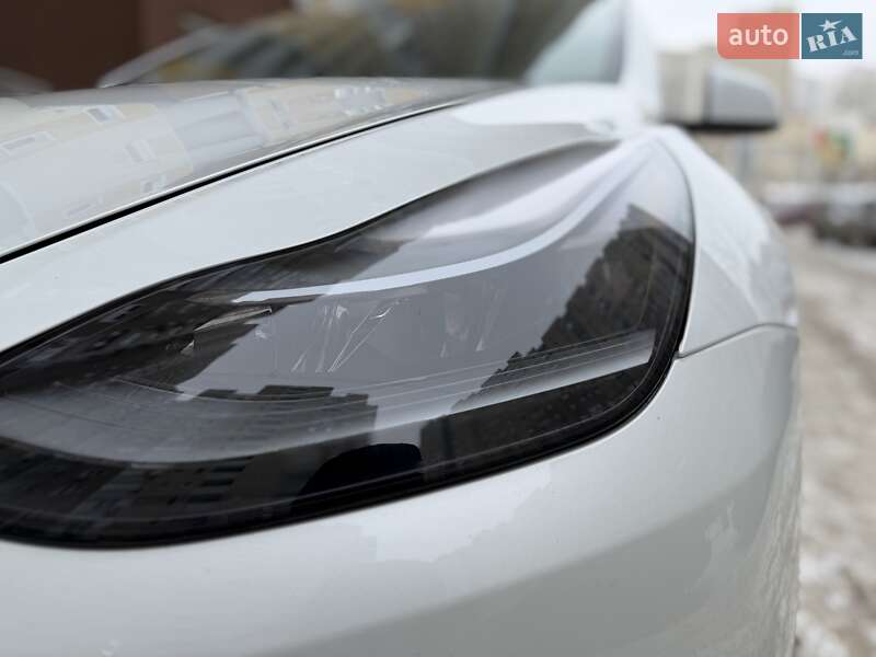 Внедорожник / Кроссовер Tesla Model Y 2024 в Киеве