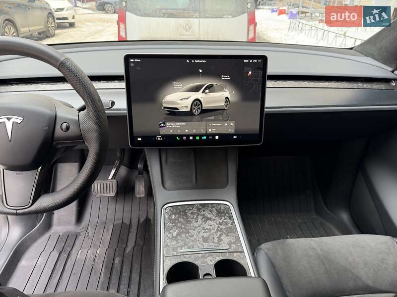 Внедорожник / Кроссовер Tesla Model Y 2024 в Киеве