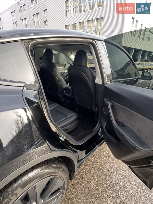 Внедорожник / Кроссовер Tesla Model Y 2024 в Харькове