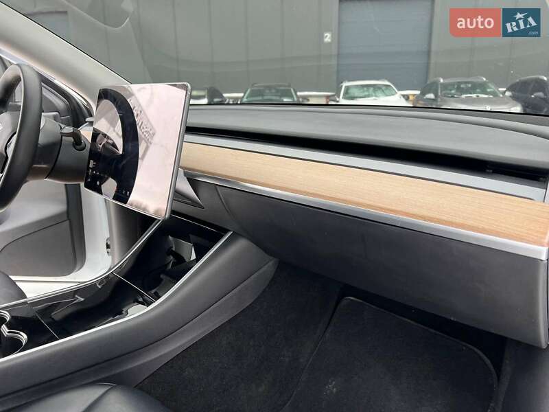 Позашляховик / Кросовер Tesla Model Y 2020 в Львові