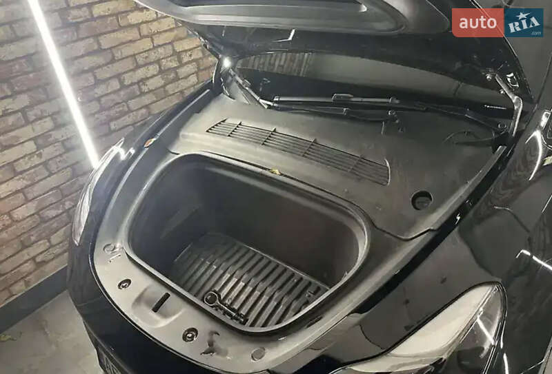 Позашляховик / Кросовер Tesla Model Y 2022 в Львові