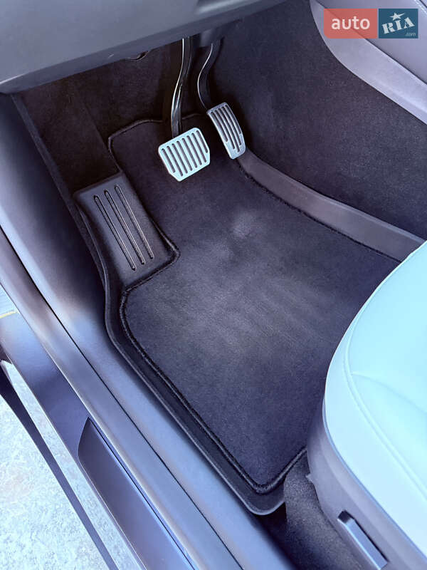 Позашляховик / Кросовер Tesla Model Y 2023 в Харкові