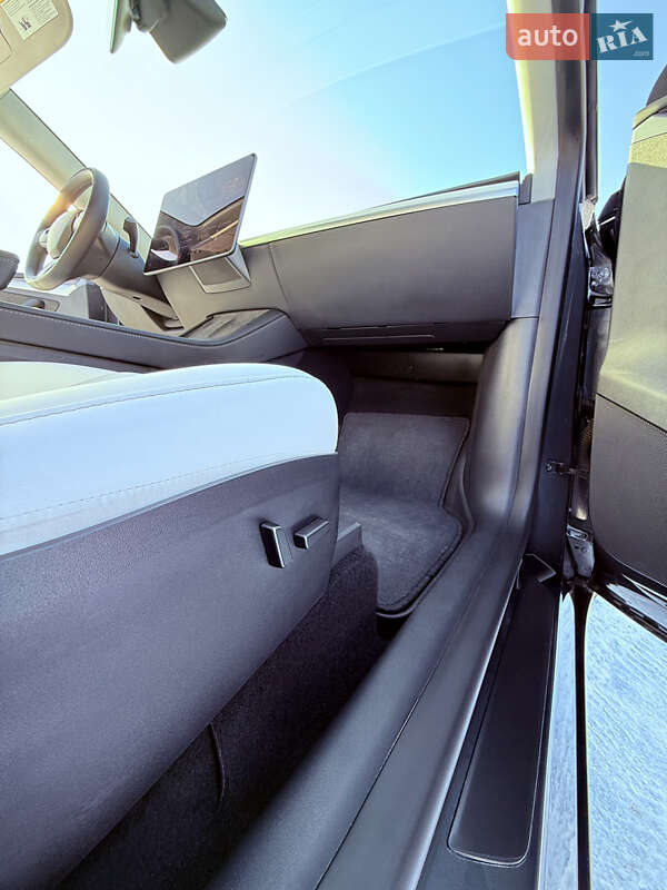 Позашляховик / Кросовер Tesla Model Y 2023 в Харкові