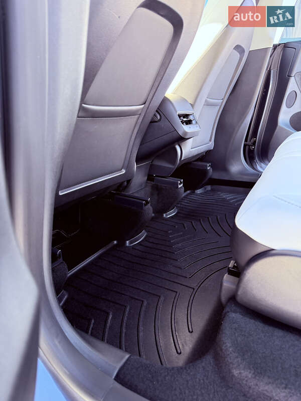 Позашляховик / Кросовер Tesla Model Y 2023 в Харкові