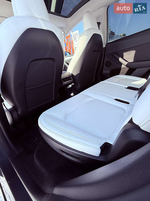 Позашляховик / Кросовер Tesla Model Y 2023 в Харкові