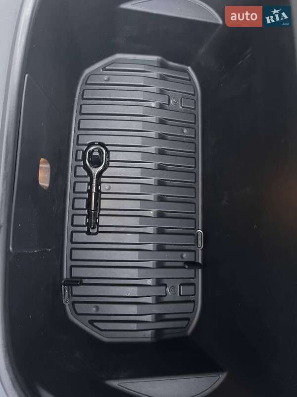 Внедорожник / Кроссовер Tesla Model Y 2023 в Киеве фото 16 Внедорожник / Кроссовер Tesla Model Y 2023 в Киеве