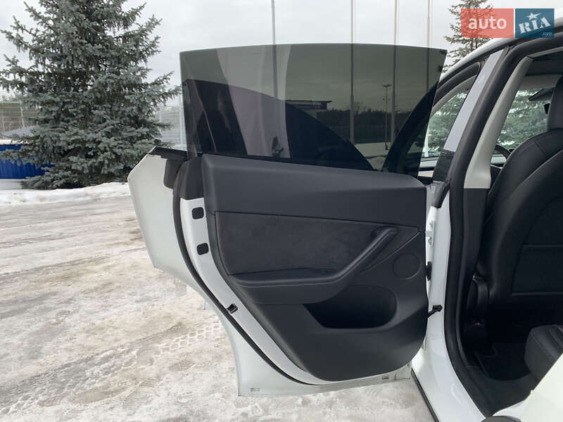 Позашляховик / Кросовер Tesla Model Y 2021 в Києві