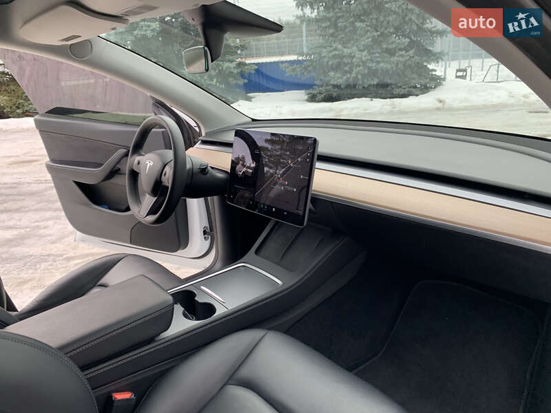Позашляховик / Кросовер Tesla Model Y 2021 в Києві