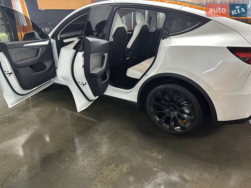 Внедорожник / Кроссовер Tesla Model Y 2024 в Днепре