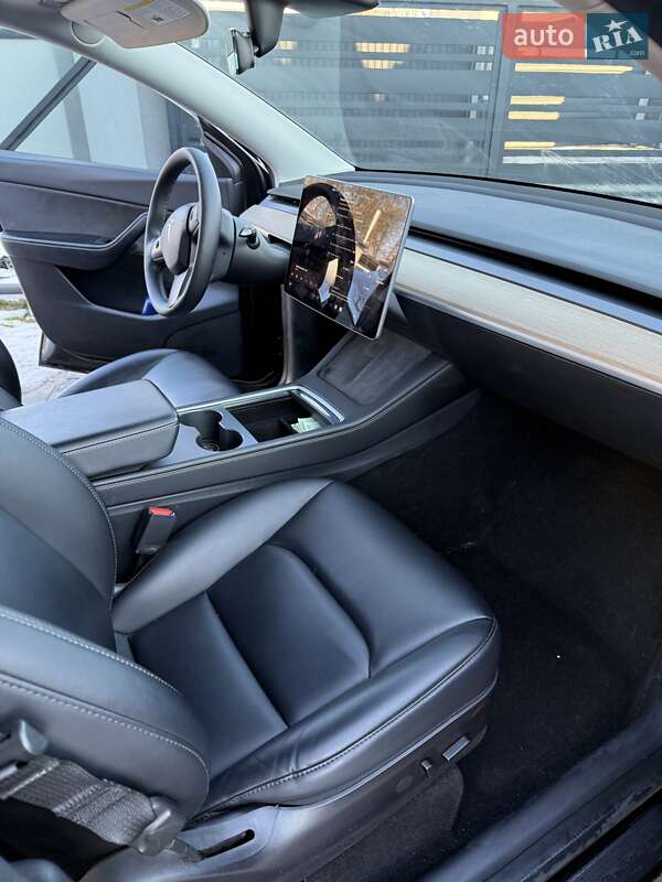 Позашляховик / Кросовер Tesla Model Y 2021 в Львові