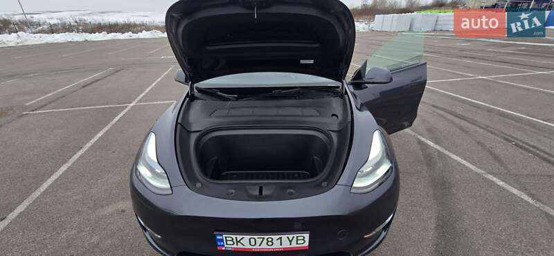 Позашляховик / Кросовер Tesla Model Y 2024 в Рівному