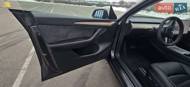 Позашляховик / Кросовер Tesla Model Y 2024 в Рівному