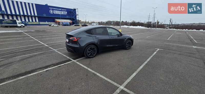 Позашляховик / Кросовер Tesla Model Y 2024 в Рівному